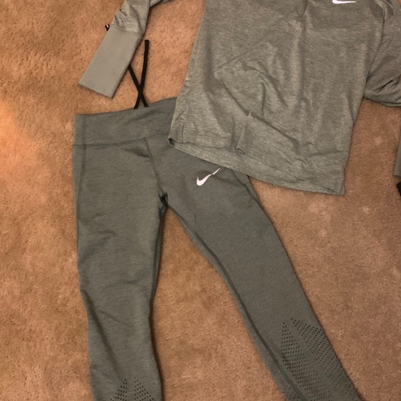Small NIke Active Running Set - Picture 2 of 5